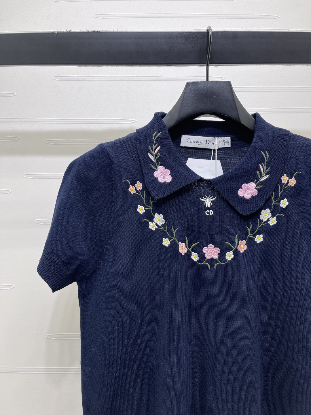 Women's short sleeves